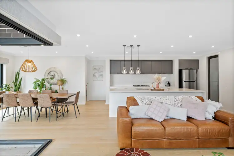 61 Vista Parade, Seaford Heights SA 5169