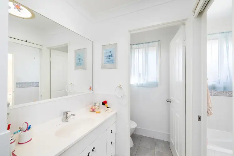 Fifth view of Homely villa listing, 2/81 Thompson Street, Long Jetty NSW 2261