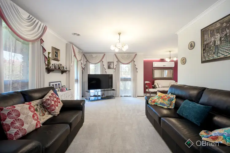 Second view of Homely house listing, 8 Rushcliffe Court, Frankston VIC 3199