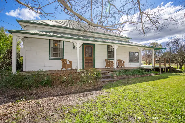 11 East Street, Uralla NSW 2358
