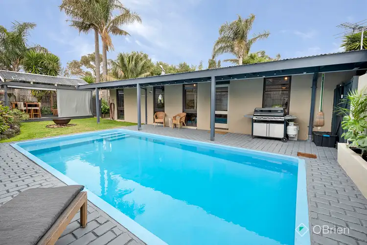 11 Inglenook Crescent, Frankston VIC 3199