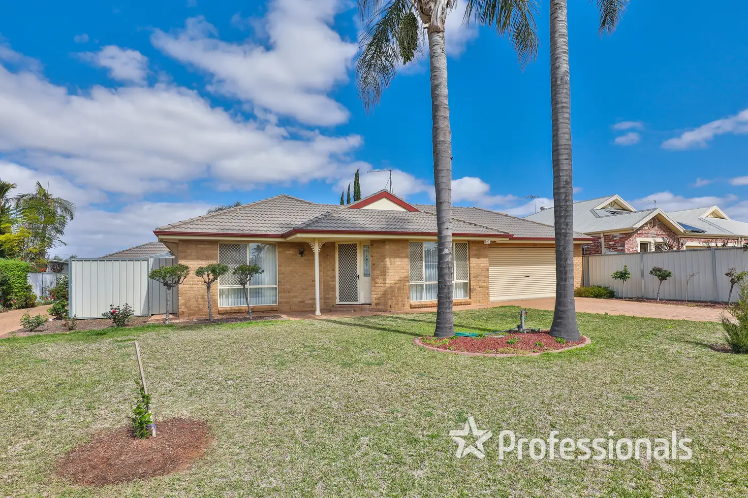 Main view of Homely townhouse listing, 6A Muscat Court, Mildura VIC 3500