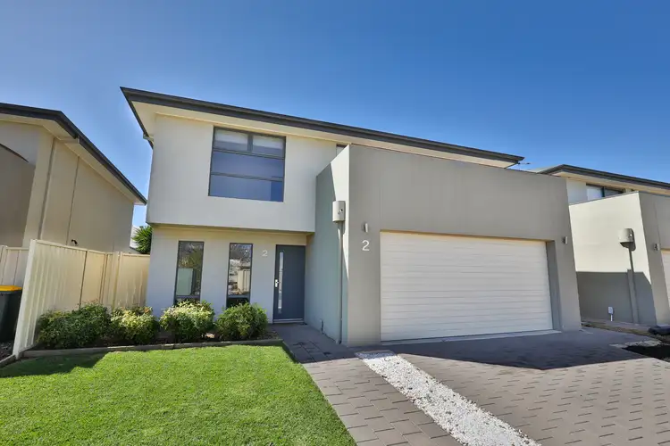 Main view of Homely townhouse listing, 2/5 Jacob Court, Mildura VIC 3500
