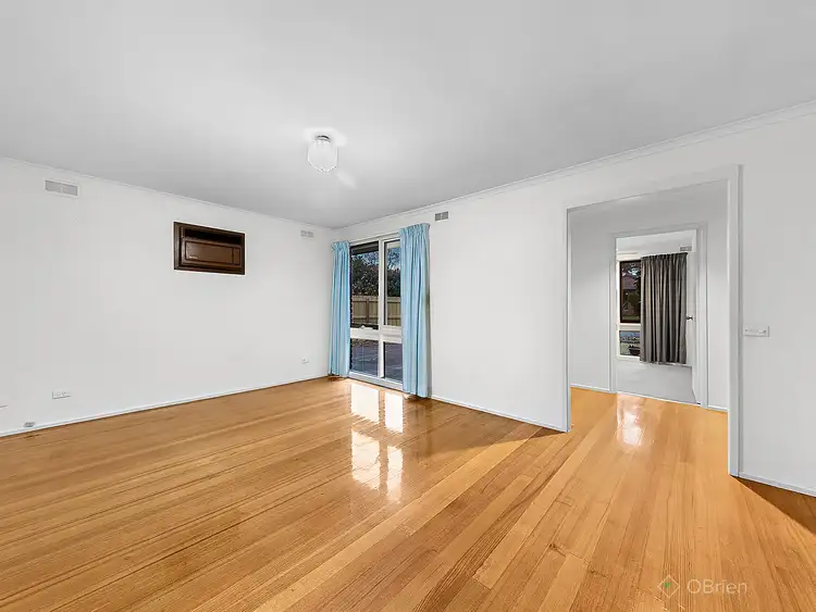 Fifth view of Homely house listing, 2 Chisholm Court, Cranbourne VIC 3977