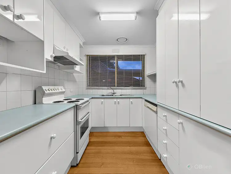 Sixth view of Homely house listing, 2 Chisholm Court, Cranbourne VIC 3977
