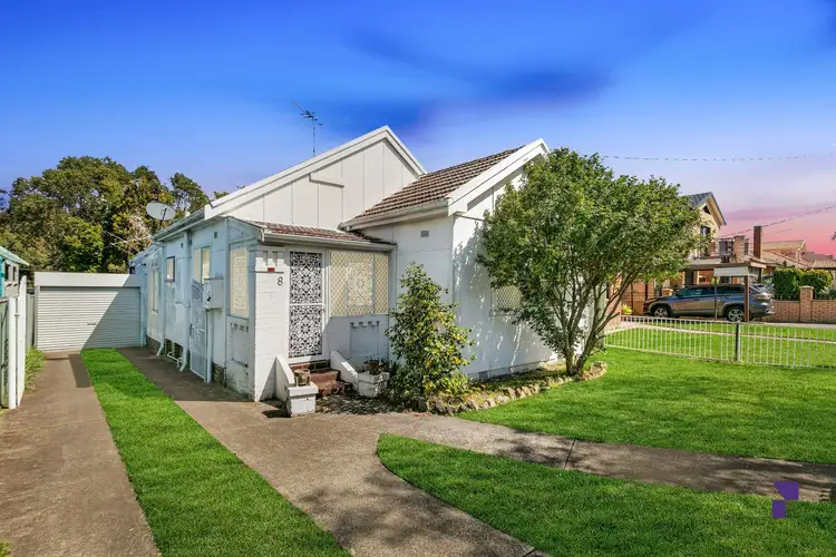 8 Chaseling Street, Greenacre NSW 2190