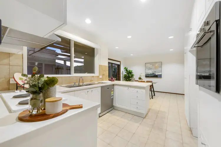 Sixth view of Homely house listing, 2 Embank Court, Kealba VIC 3021