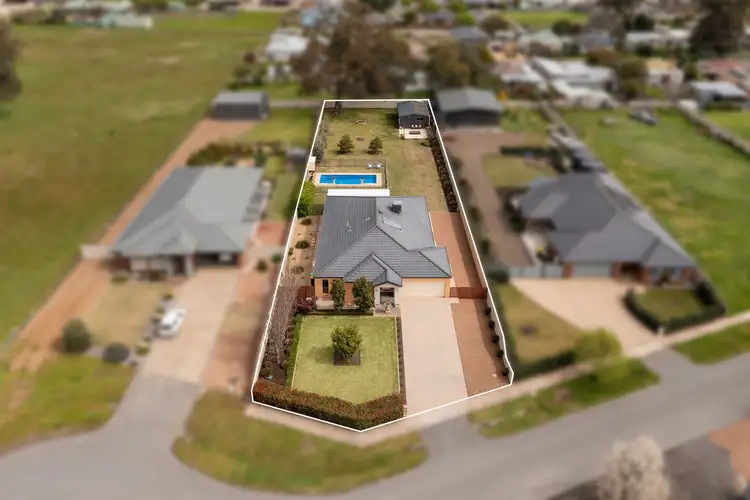 12 Mernda Avenue, Euroa VIC 3666