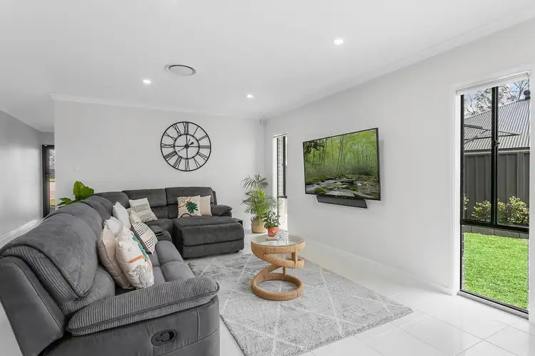 Fifth view of Homely house listing, 2 Dray Close, Wadalba NSW 2259