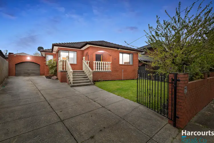 24 Linton Drive, Thomastown VIC 3074