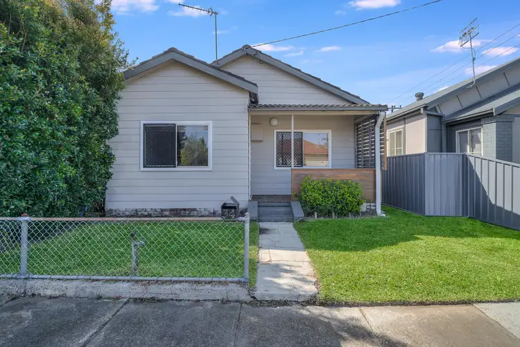 34 Sunnyside Street, Mayfield NSW 2304