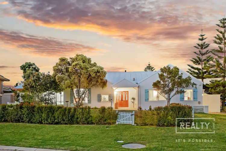 17 Lesueur Rise, Sorrento WA 6020