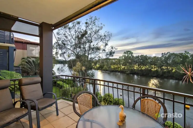 Main view of Homely townhouse listing, 17/4 University Drive, Robina QLD 4226