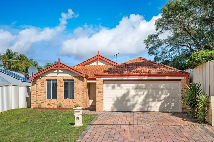11 Gorman Place, Calista WA 6167
