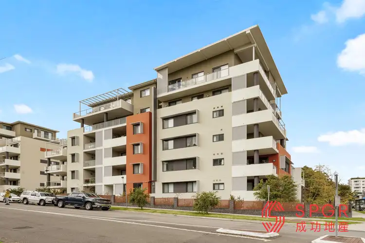 402/2-4 Amos Street