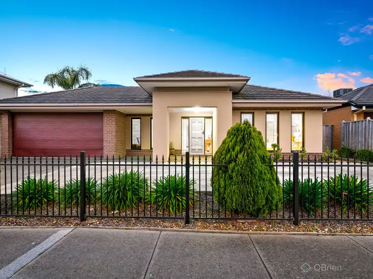 Main view of Homely house listing, 4 Yorkshire Drive, Cranbourne North VIC 3977