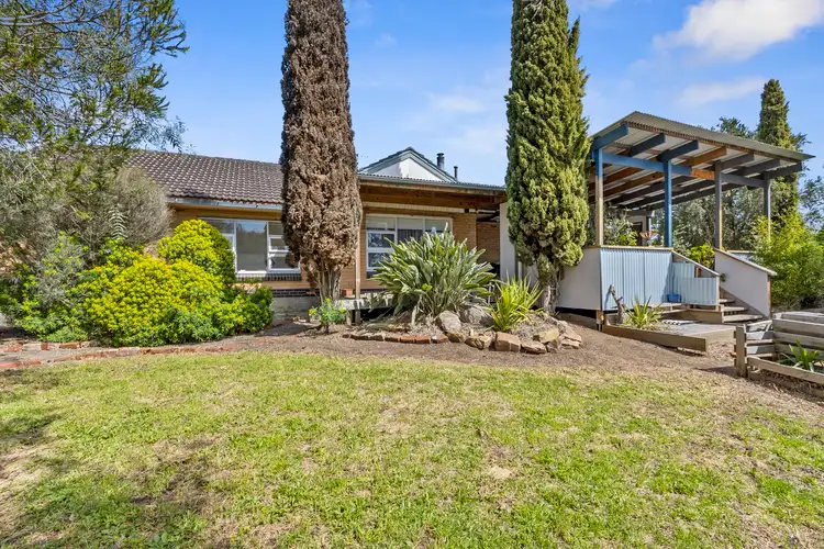 8 Stanley Place, Clare SA 5453