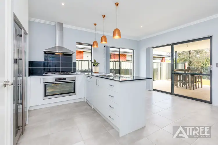8 Grapestone Road, Piara Waters WA 6112