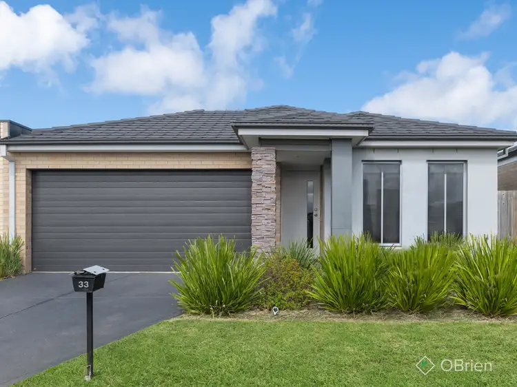 Main view of Homely unit listing, 33 Woodright Circuit, Cranbourne VIC 3977