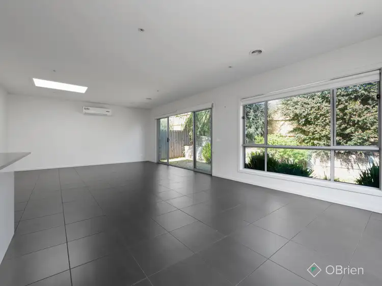 Fourth view of Homely unit listing, 33 Woodright Circuit, Cranbourne VIC 3977