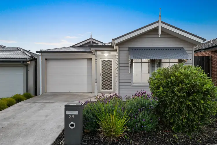 39 Merlot Road, Pakenham VIC 3810