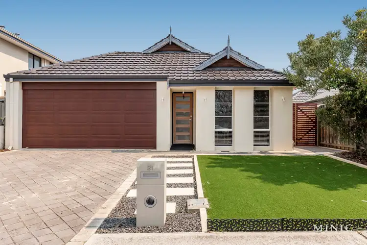 21 Dumbarton Road, Canning Vale WA 6155