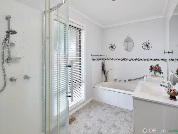 Sixth view of Homely house listing, 4 Valley View Street, Warragul VIC 3820