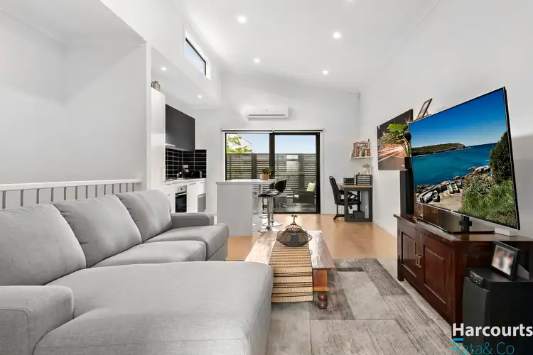 Main view of Homely unit listing, 6/101 Barton Street, Reservoir VIC 3073