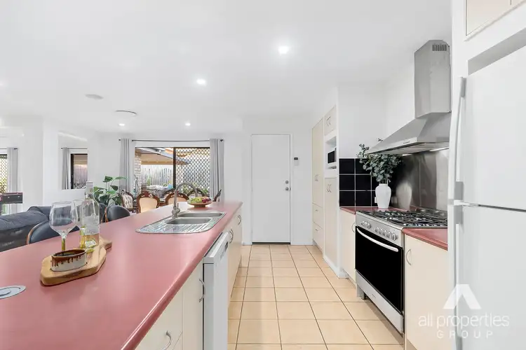 Fifth view of Homely house listing, 11 Nightingale Place, Heritage Park QLD 4118