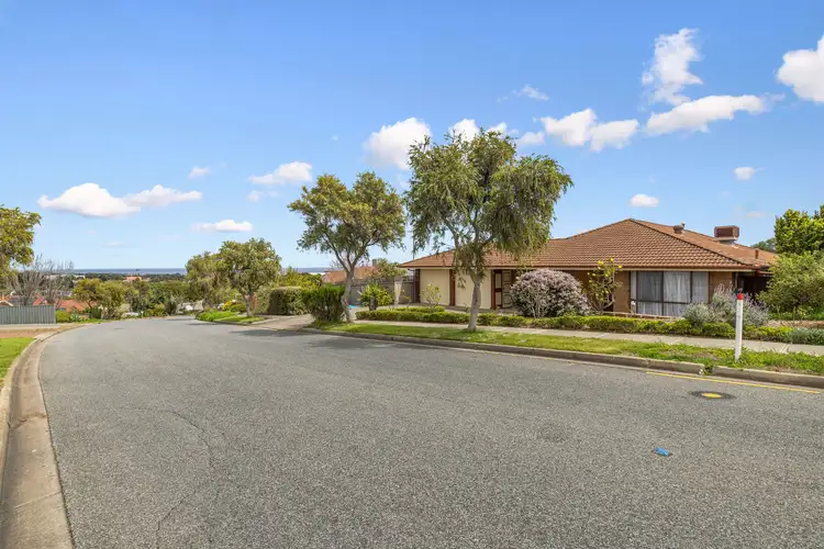 17 Vennachar Drive, Hallett Cove SA 5158