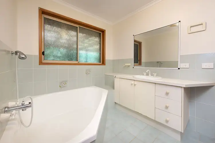 Sixth view of Homely house listing, 9 Howqua Circuit, Wodonga VIC 3690