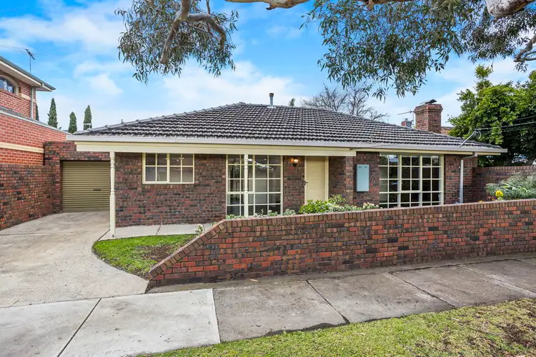 18 Waratah Street, Seaholme VIC 3018