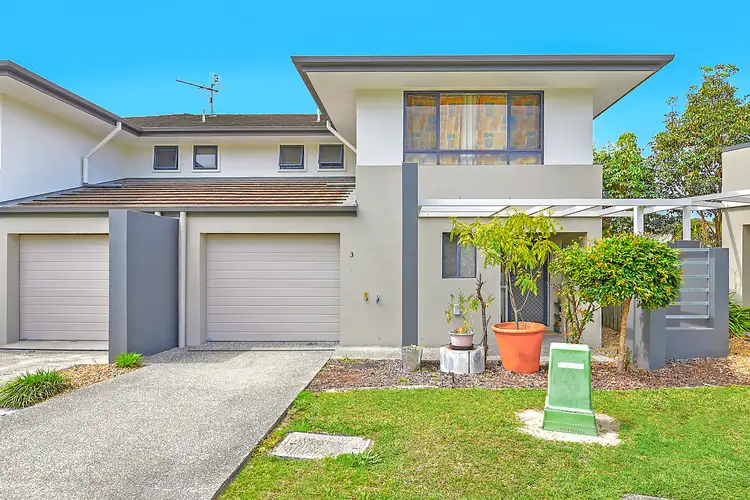 3/2 Jefferson Court, Upper Coomera QLD 4209