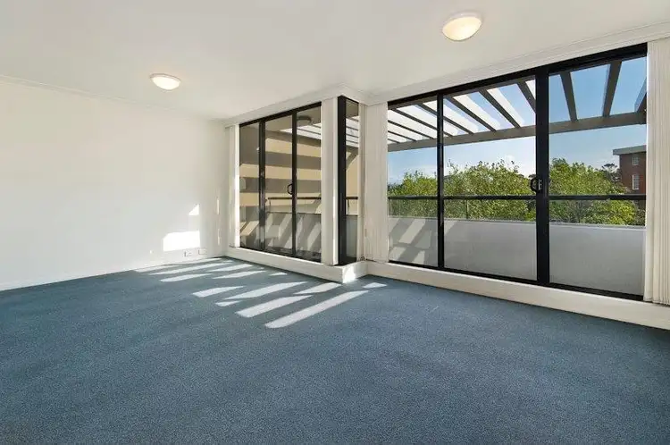 210/3 Herbert Street