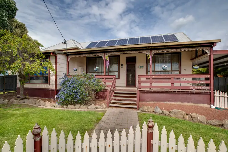 16 Akuna Avenue, Tallangatta VIC 3700
