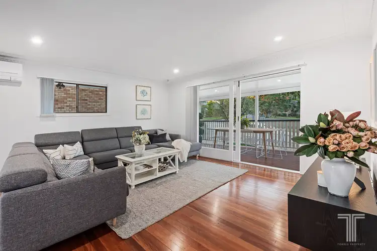 6 Dirkala Street, Mansfield QLD 4122