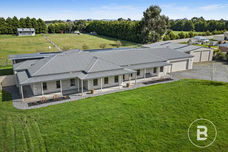 48 Ochiltree Court, Cardigan VIC 3352