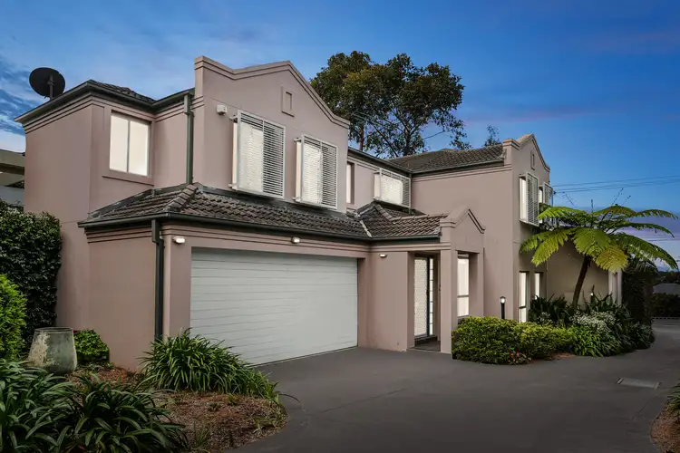2/33 Warrah Road, Yowie Bay NSW 2228