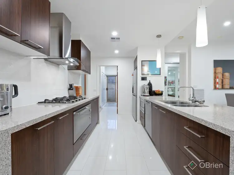 Fifth view of Homely house listing, 4 Sandarra Boulevard, Sandhurst VIC 3977