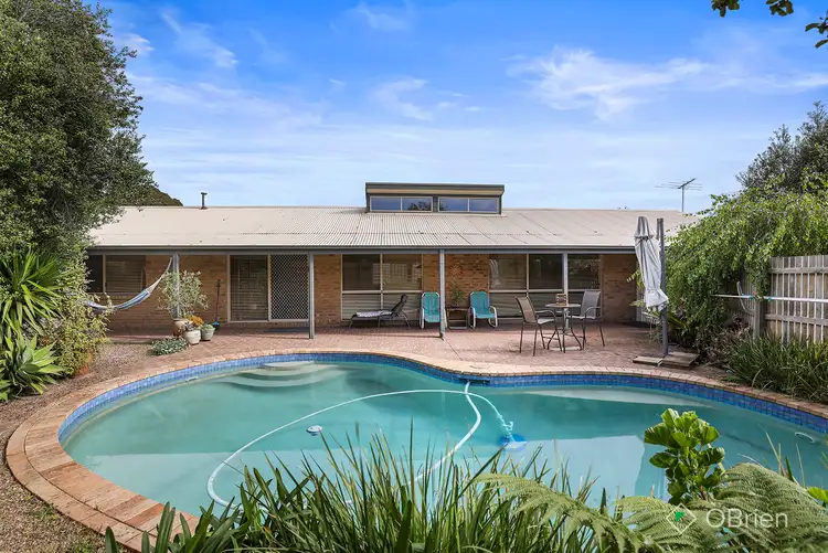 16 Buckingham Place, Frankston South VIC 3199