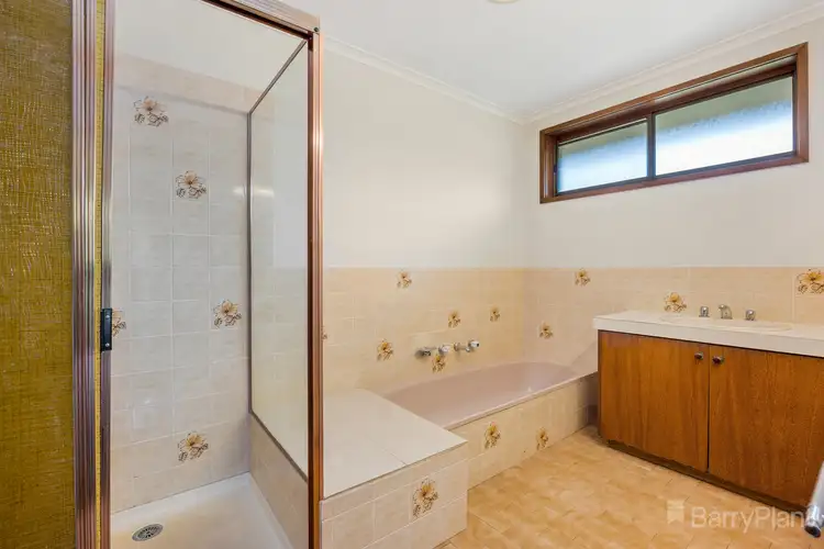 Sixth view of Homely house listing, 27 Ridgeway Crescent, Kennington VIC 3550