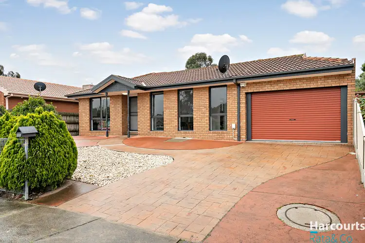 10 Hawkes Drive