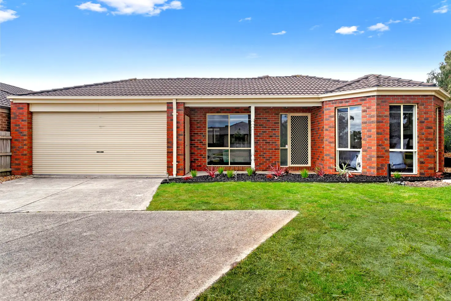 Main view of Homely house listing, 8 Jessica Place, Carrum Downs VIC 3201