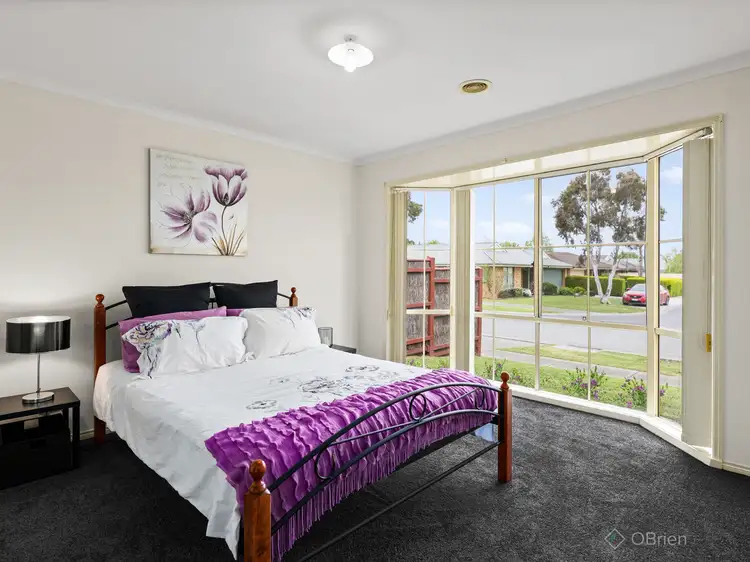 Fifth view of Homely house listing, 8 Grand Arch Way, Berwick VIC 3806