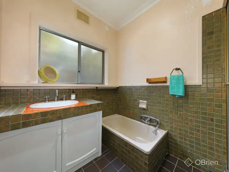 Sixth view of Homely house listing, 8 Grandview Grove, Oakleigh VIC 3166
