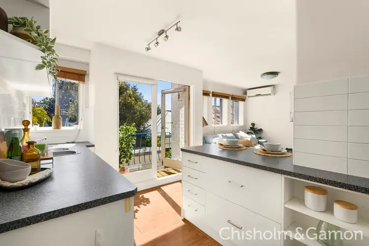2/176 Liardet Street, Port Melbourne VIC 3207