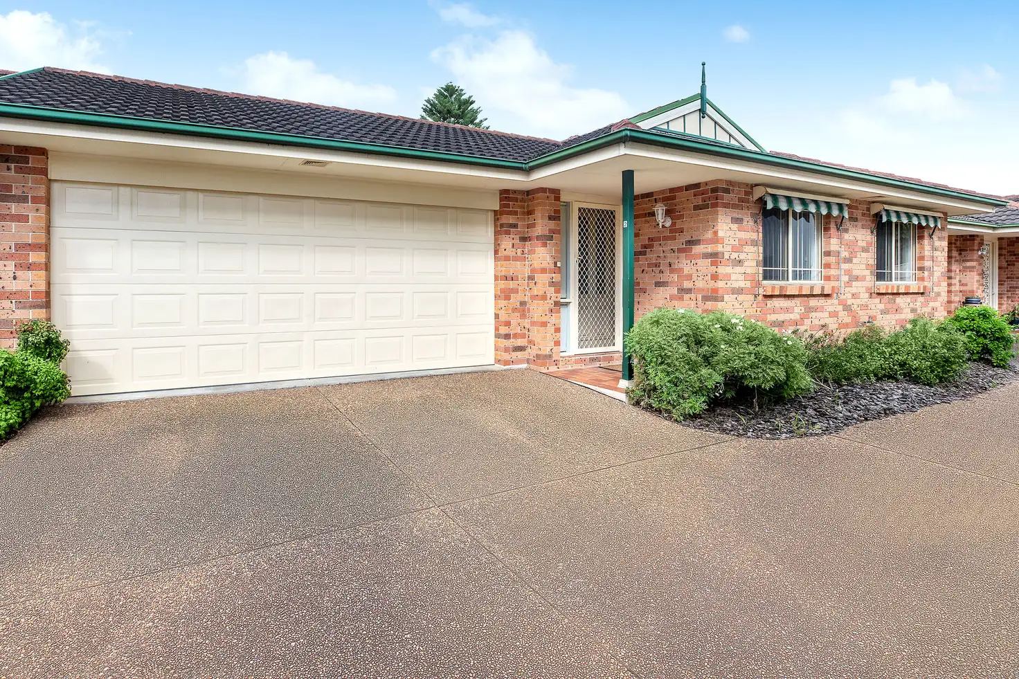 Main view of Homely villa listing, 2/37 Elsiemer Street, Long Jetty NSW 2261