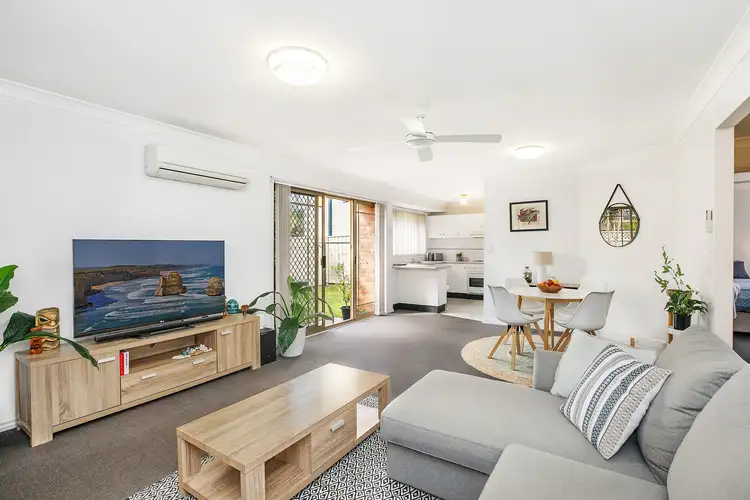 Third view of Homely villa listing, 2/37 Elsiemer Street, Long Jetty NSW 2261