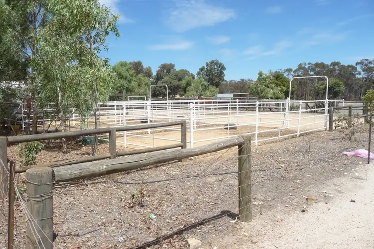 8488 Brookton Highway, Brookton WA 6306