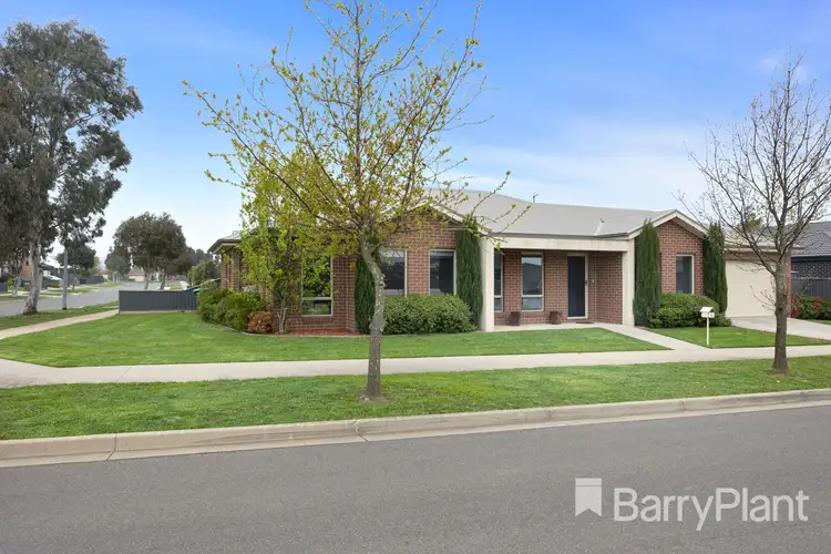 6 Warburton Drive, Lucas VIC 3350